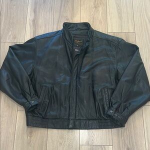 Reed Sportswear Black Genuine Leather Bomber Jacket with Thermal Insulation